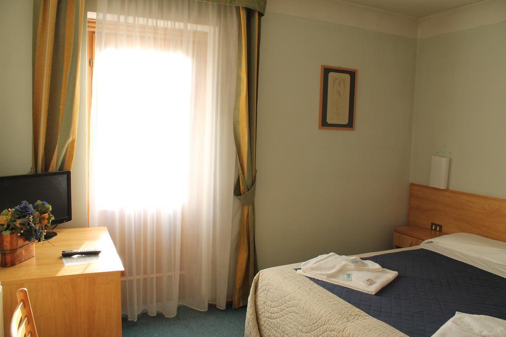Hotel Villanova Santo Stefano Di Cadore Room photo